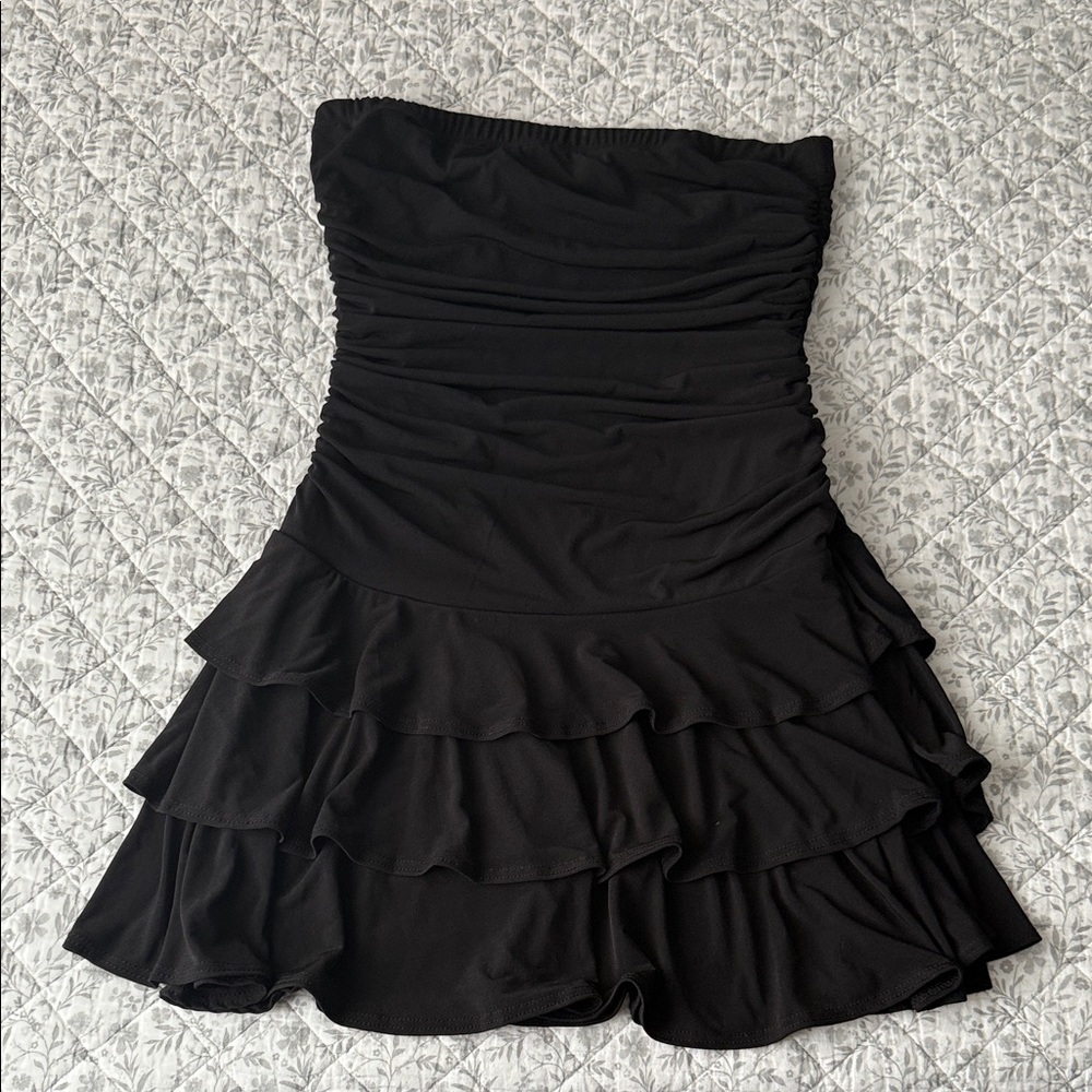 Elegant Black Strapless Dress
